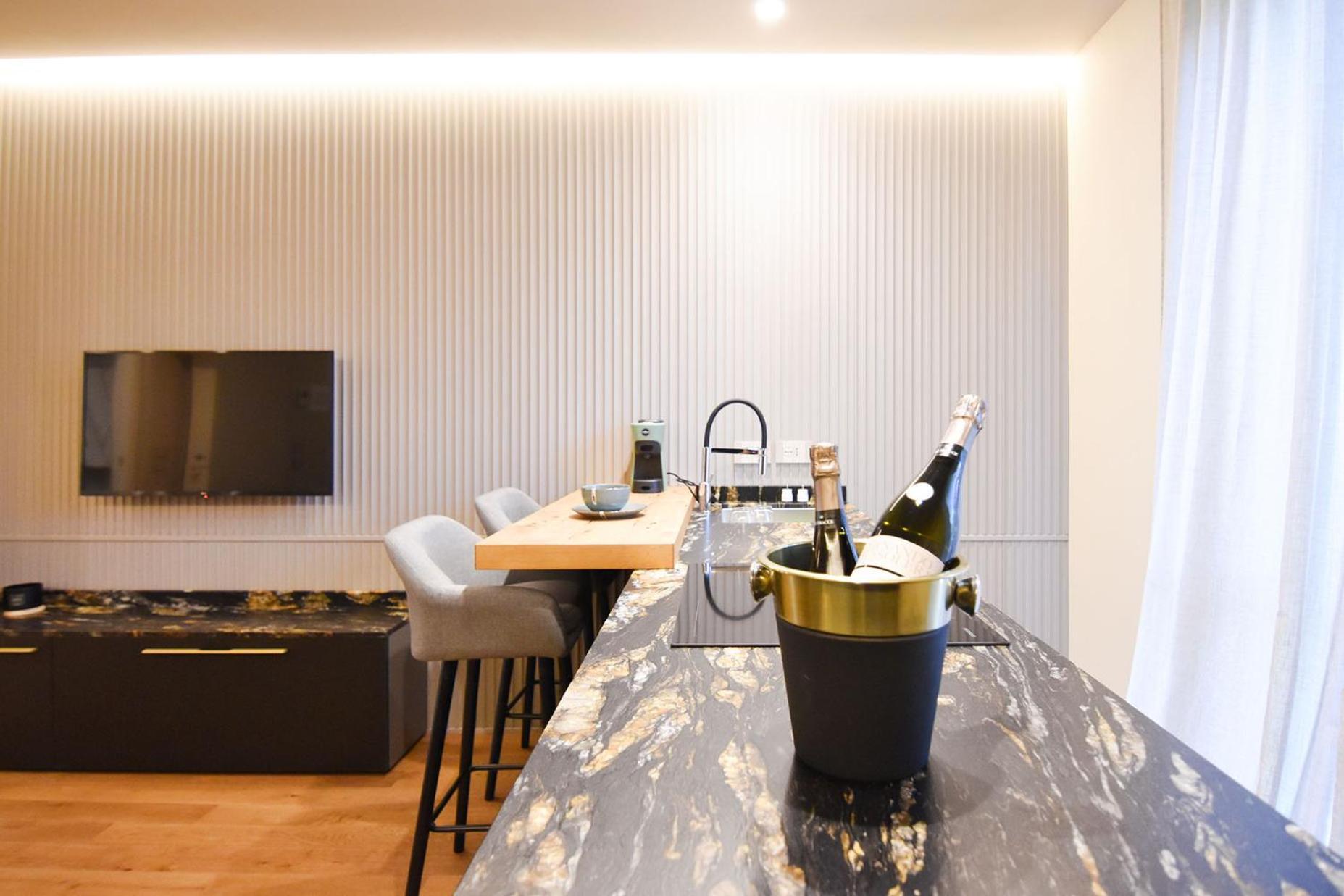 Nuova Cafe' Suite Salice Terme Exterior foto